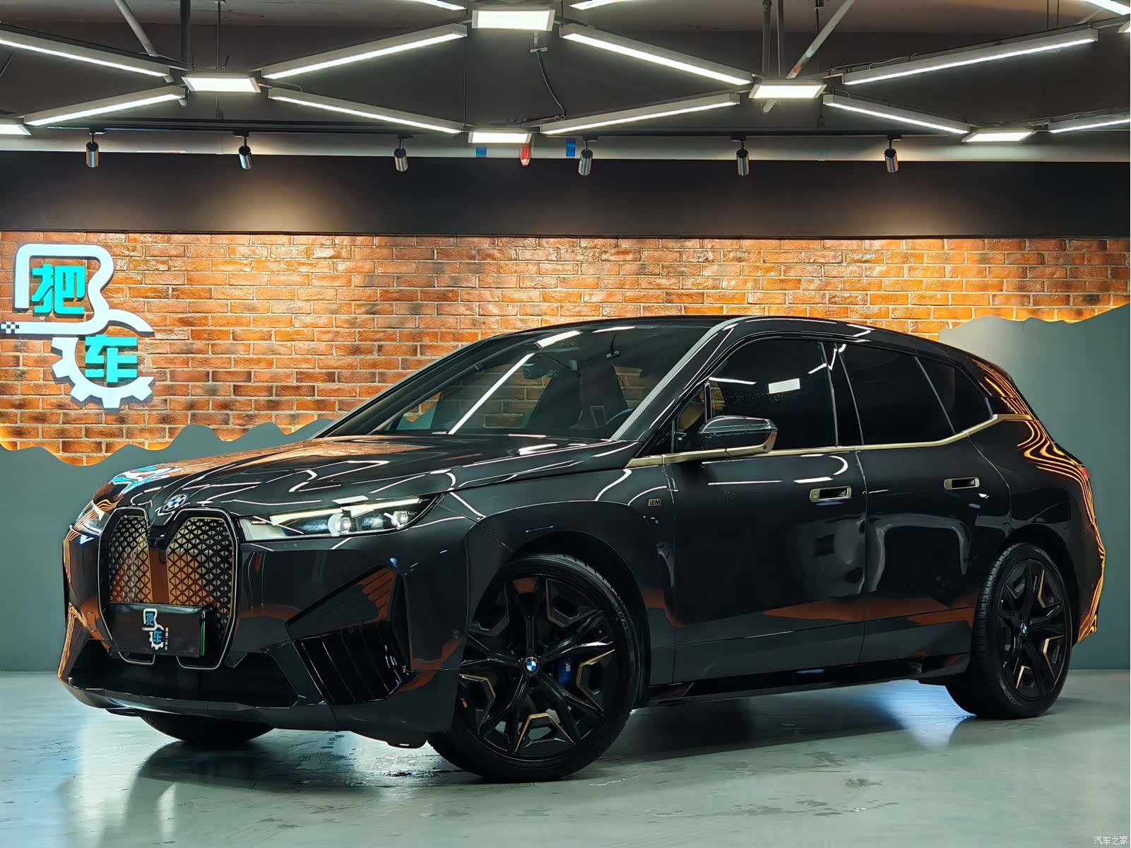 BMW iX, 2023 1