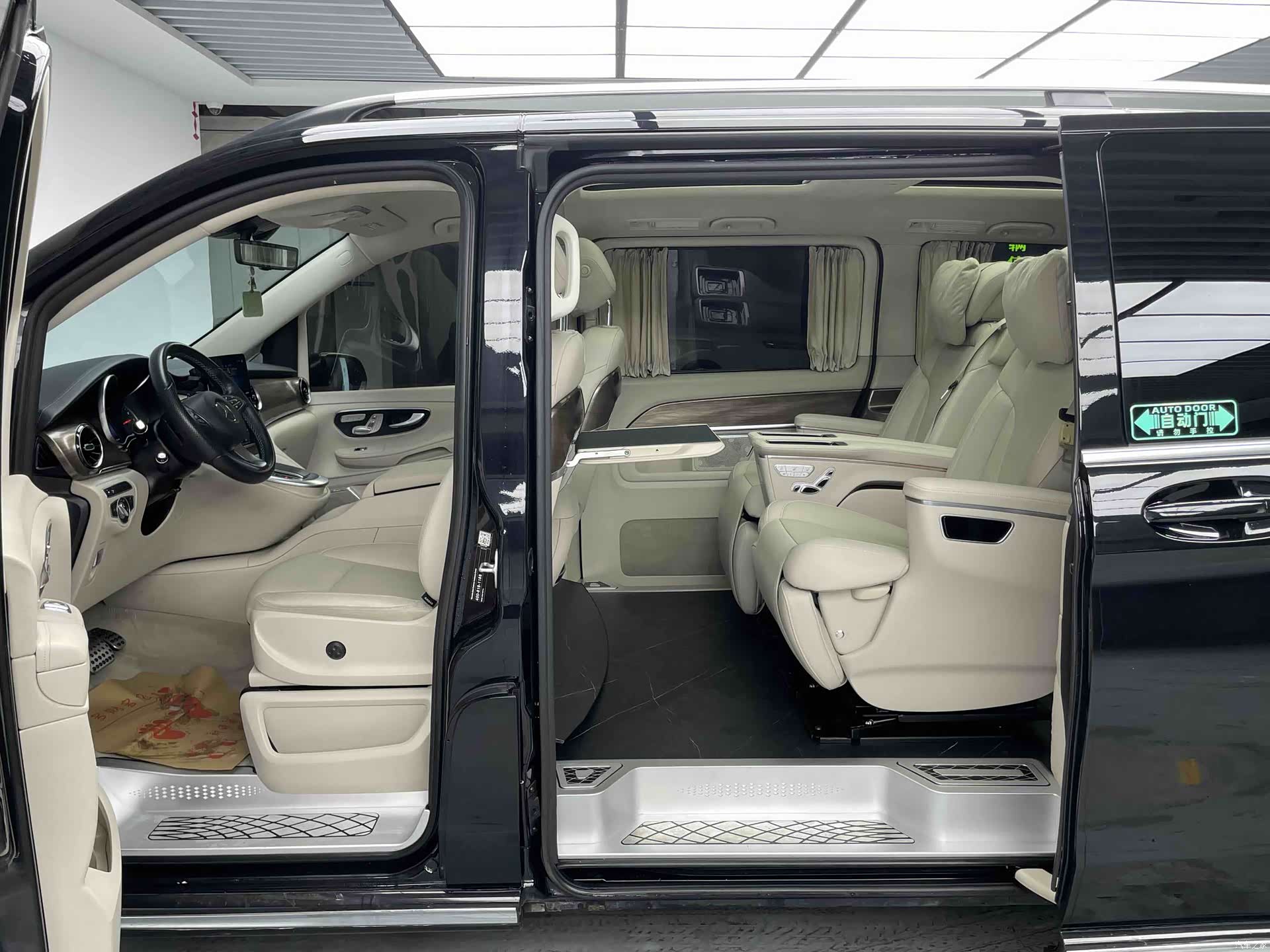 Mercedes-Benz V-Class, 2022 15