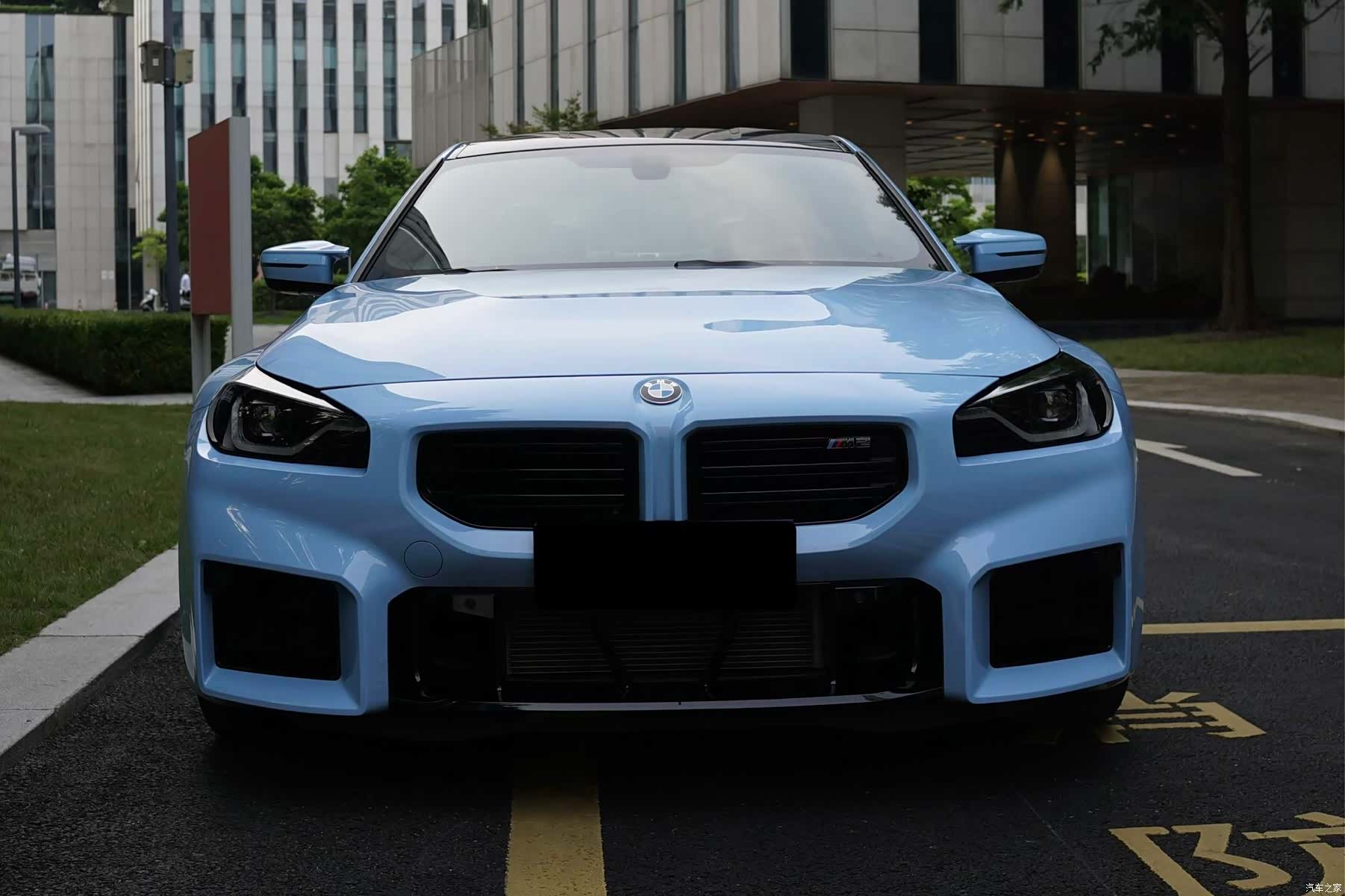 BMW M2, 2025 1