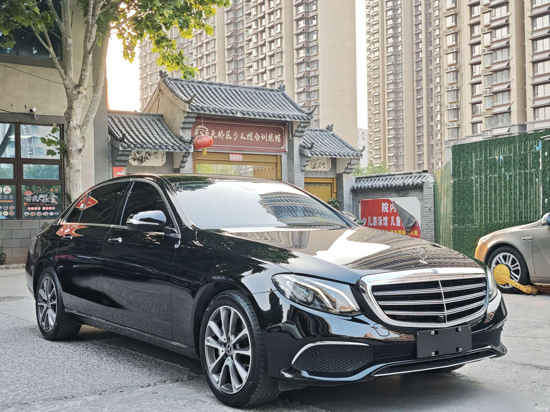 Mercedes-Benz E-Class, 2019 3