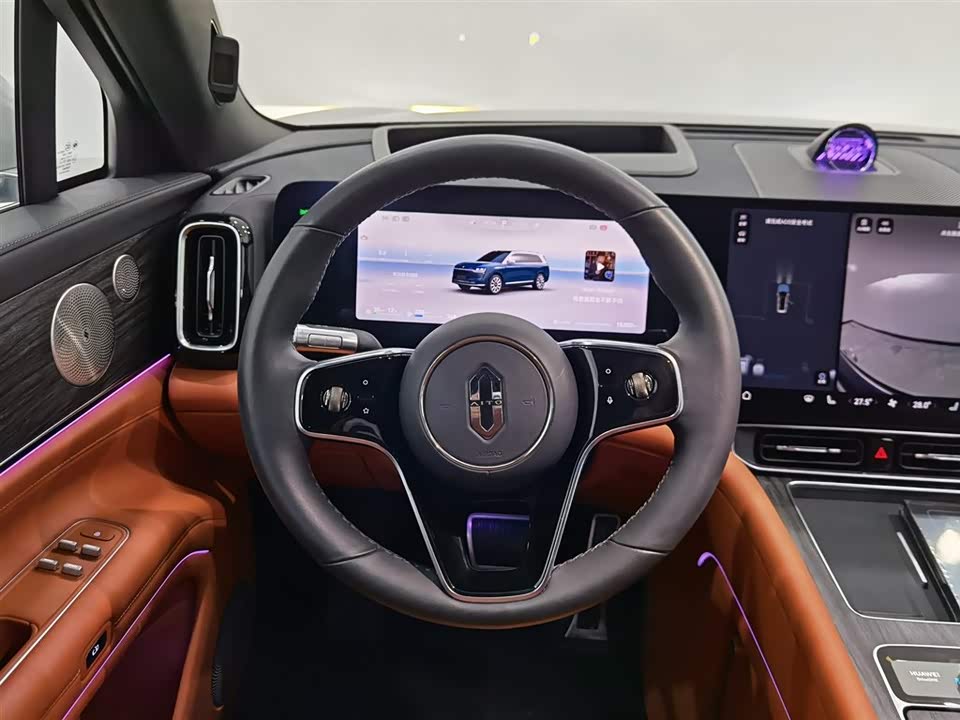 AITO Ask the world M9