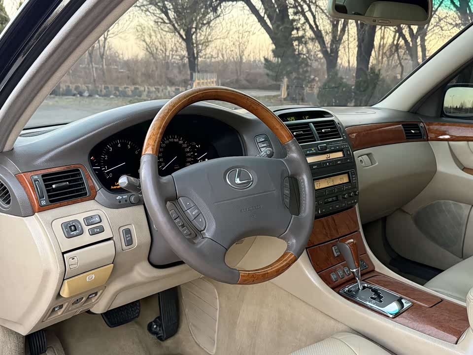 Lexus LS