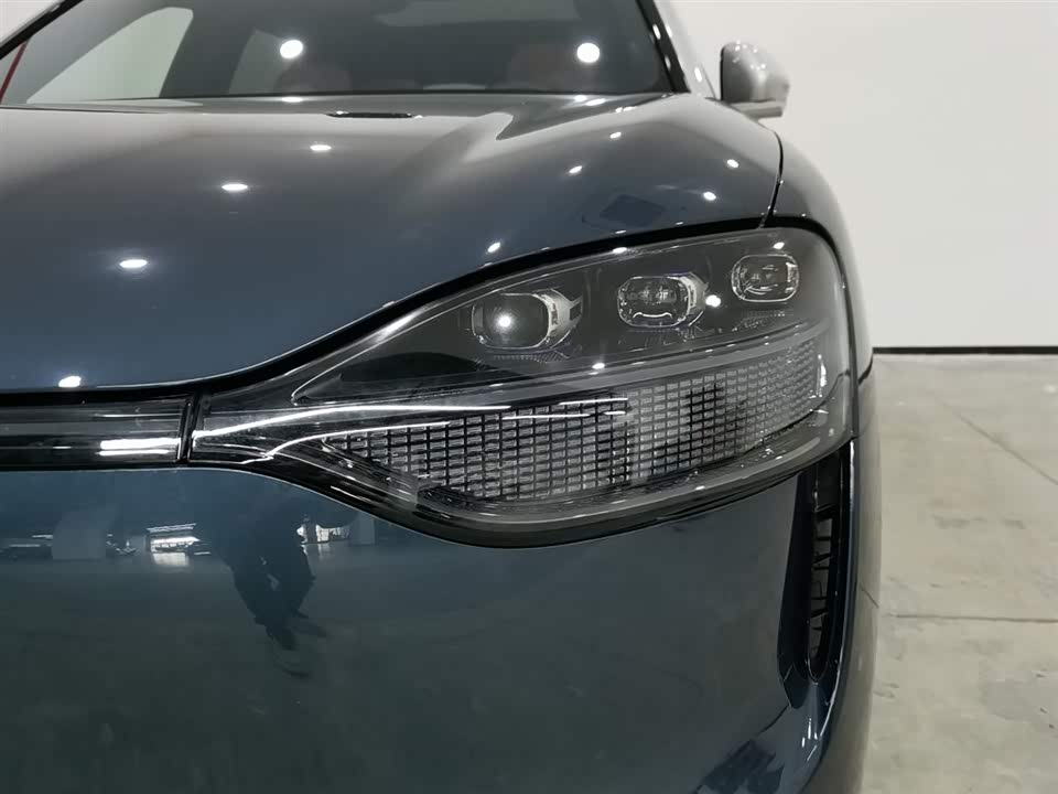 AITO Ask the world M9