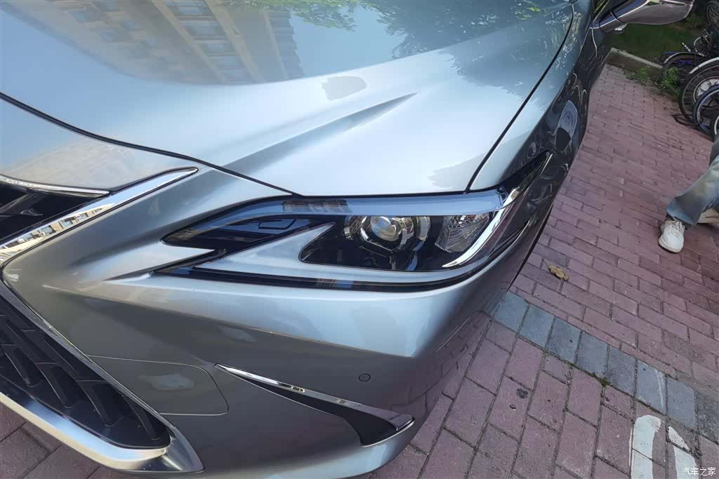 Lexus ES, 2024 все фото