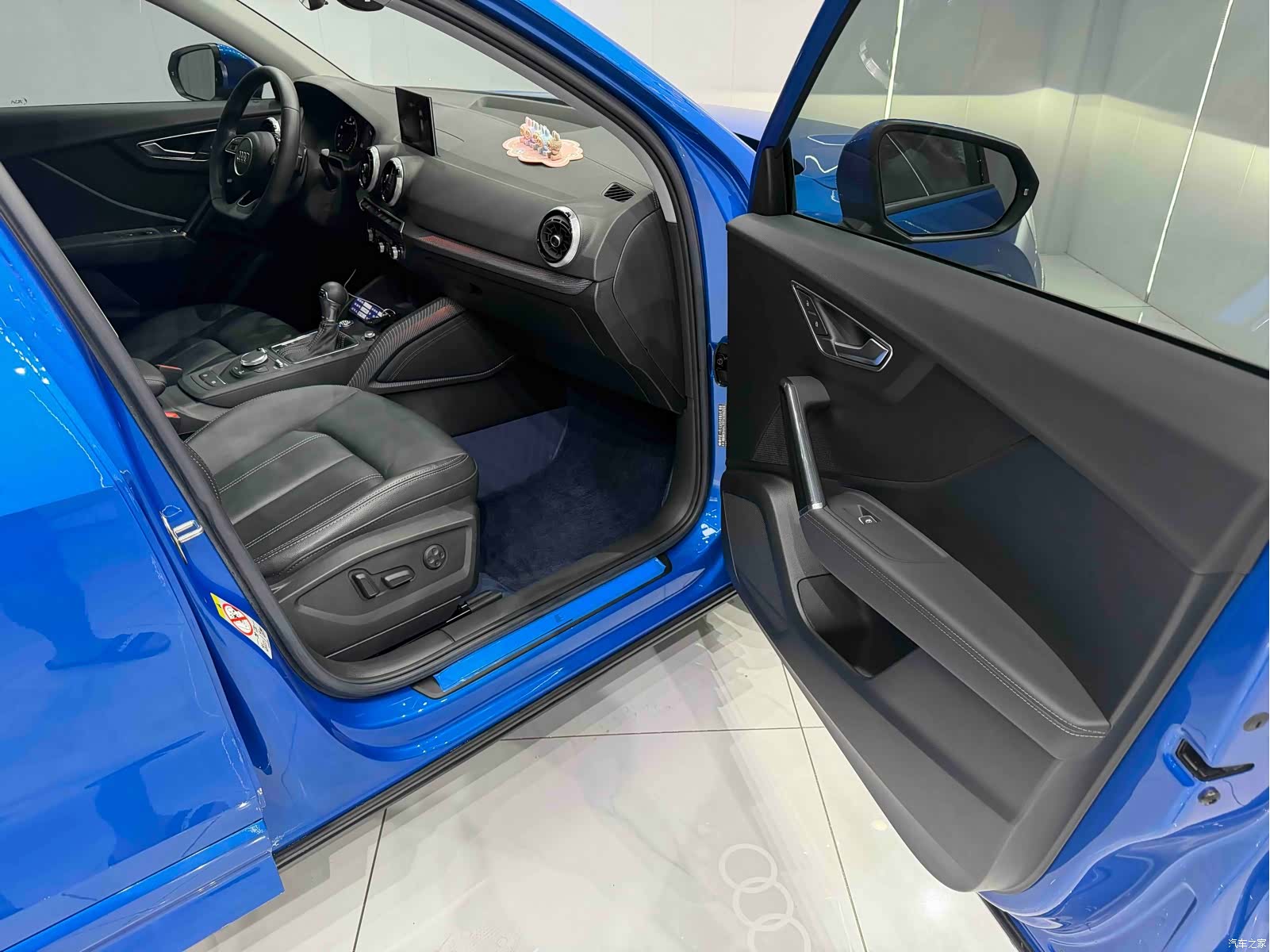 Audi Q2L, 2023 20