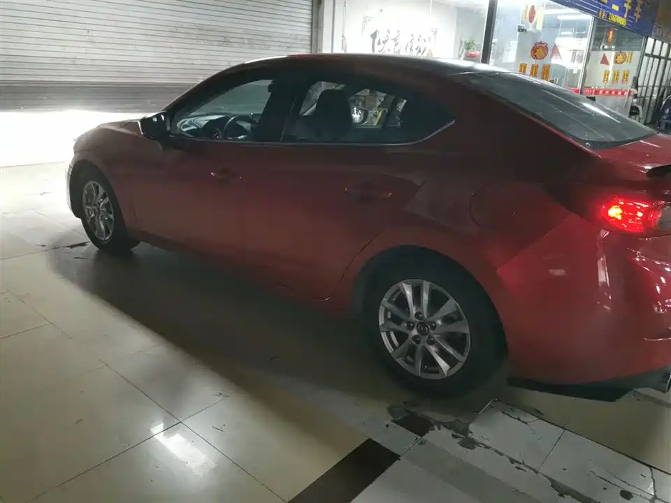 Mazda 3 Angkesaila