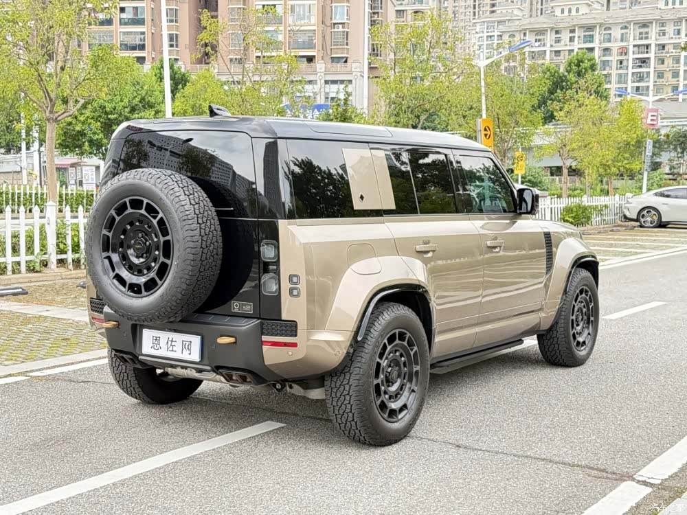 Land Rover Defender, 2026 32