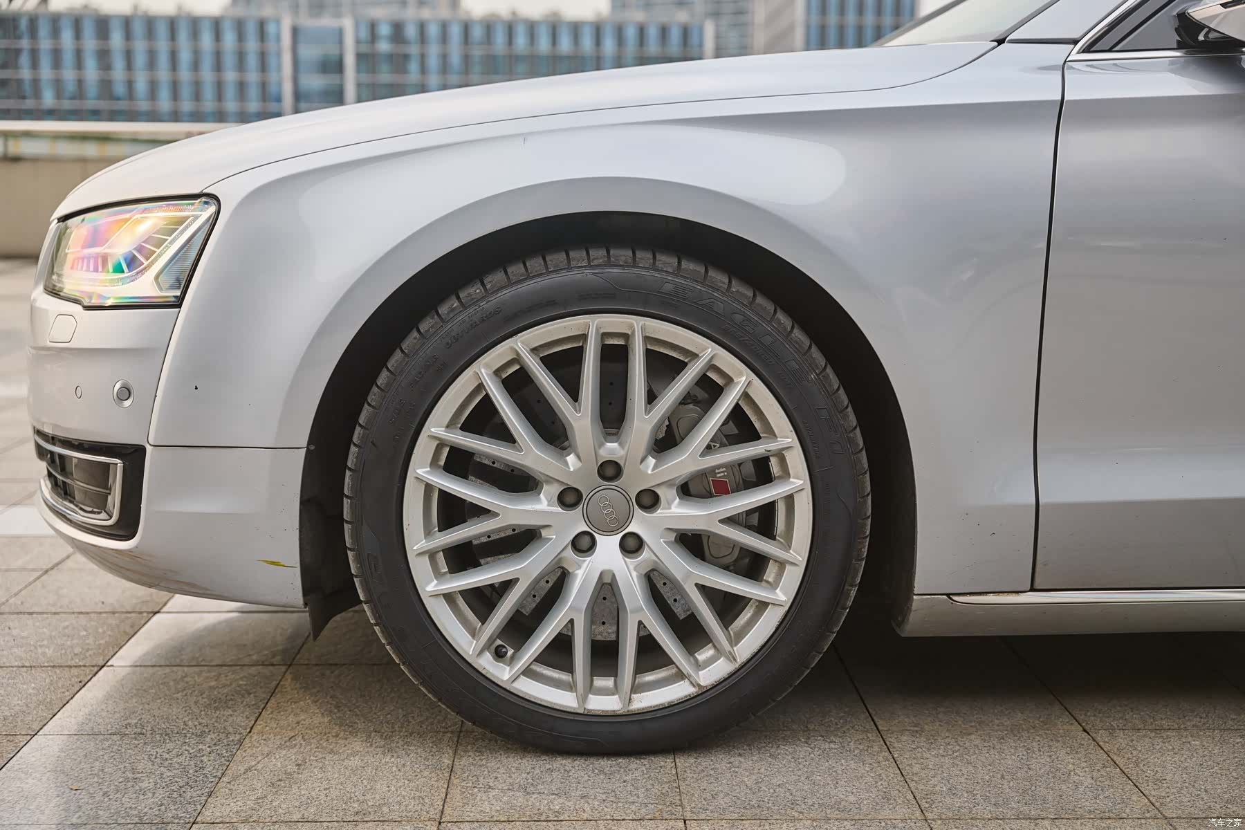 Audi A8L, 2015 4