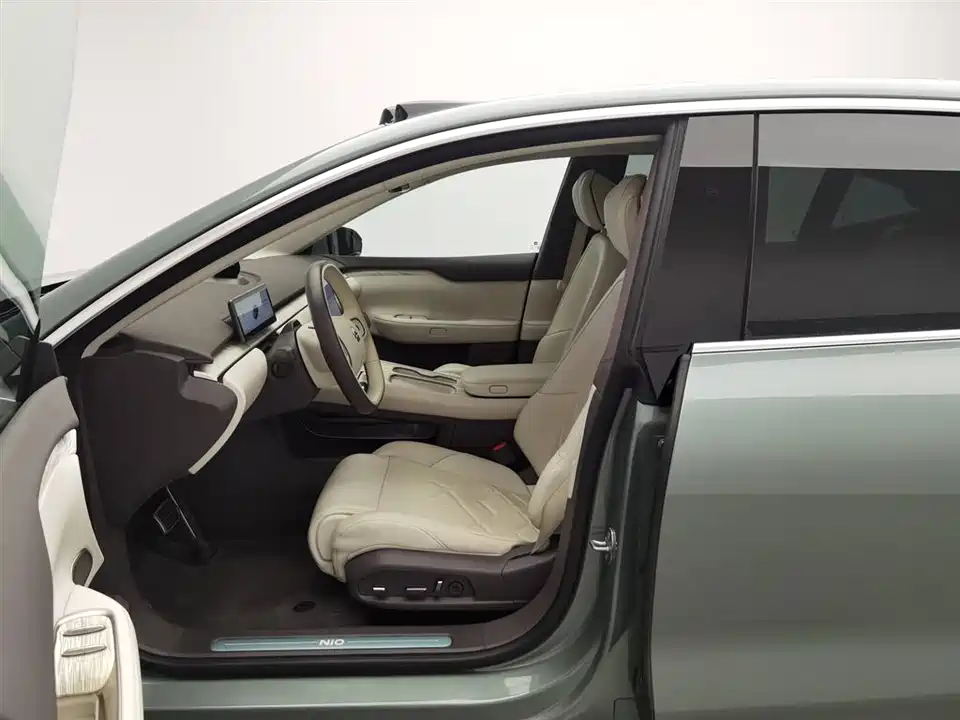 NIO ET7