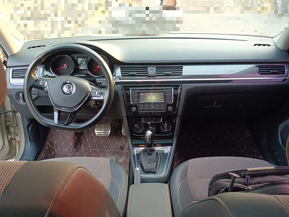 Volkswagen C-TREK Wei Collar