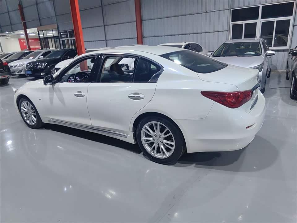 Infiniti Q50L