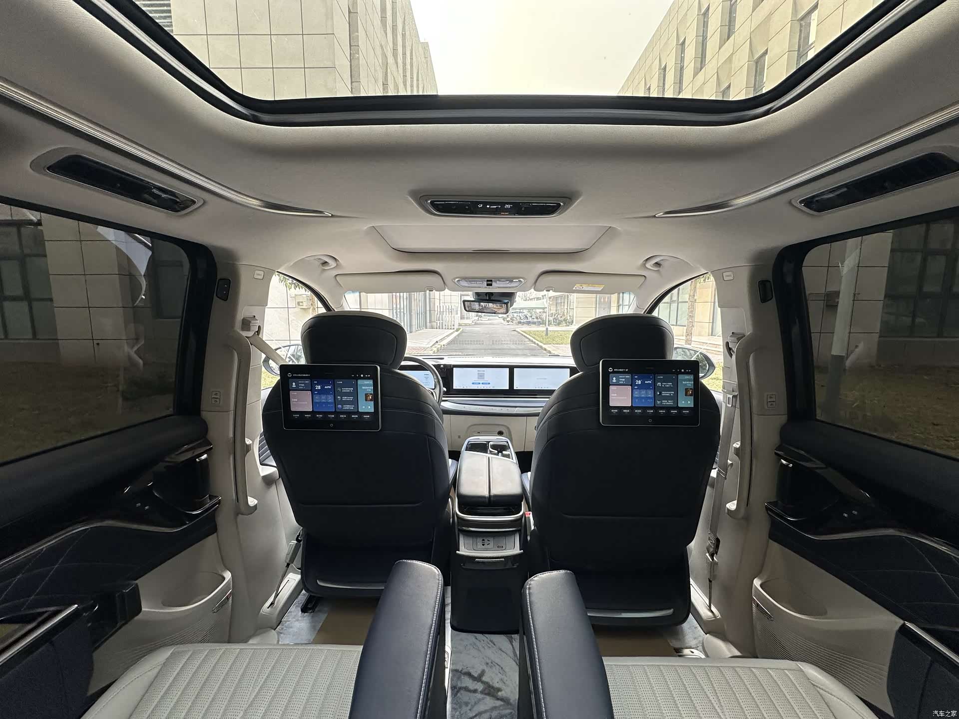 Maxus G90, 2022 18