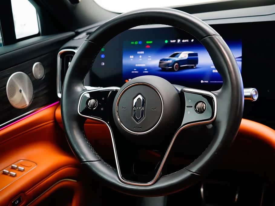 AITO Ask the world M9