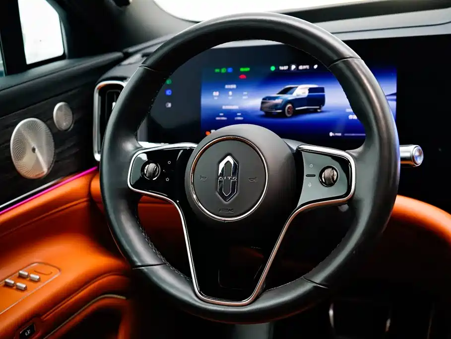 AITO Ask the world M9