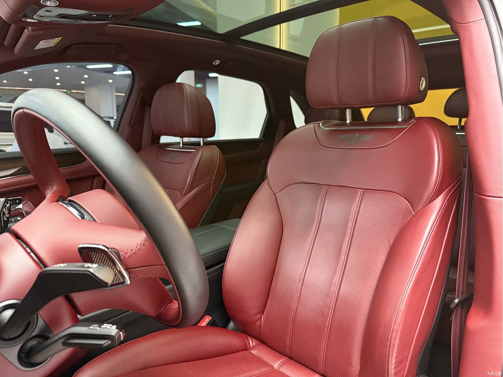 Bentley Bentayga, 2020 все фото