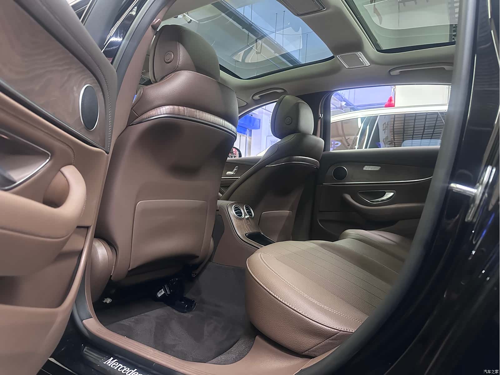 Mercedes-Benz E-Class, 2022 6