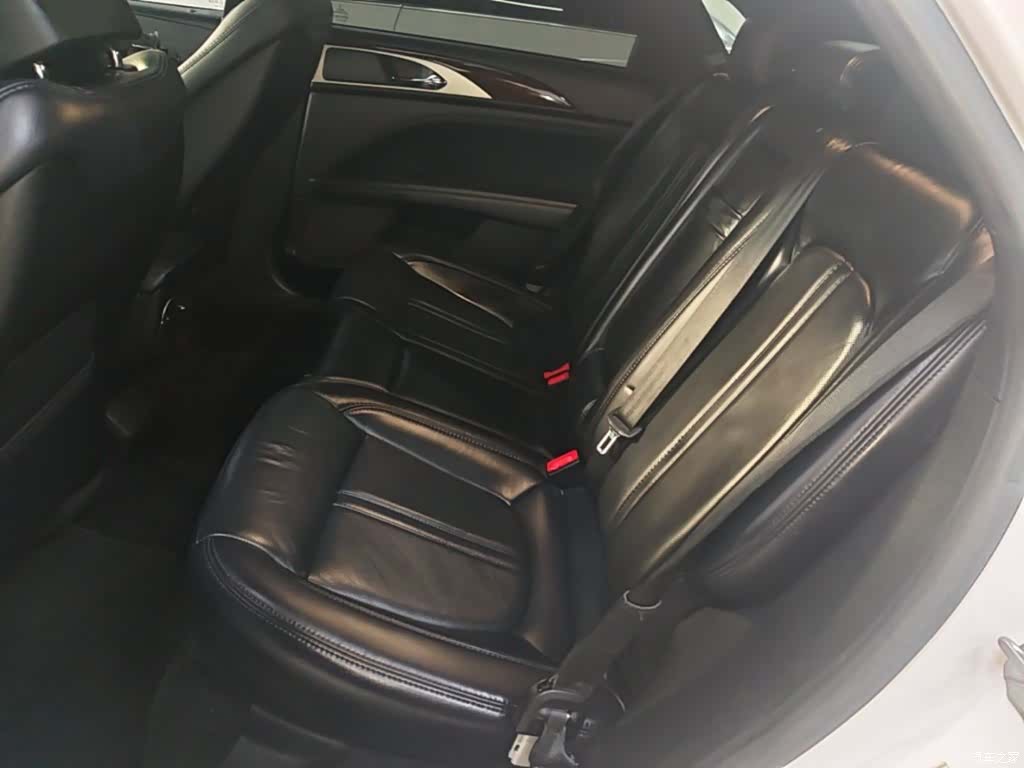 Lincoln MKZ, 2018 17