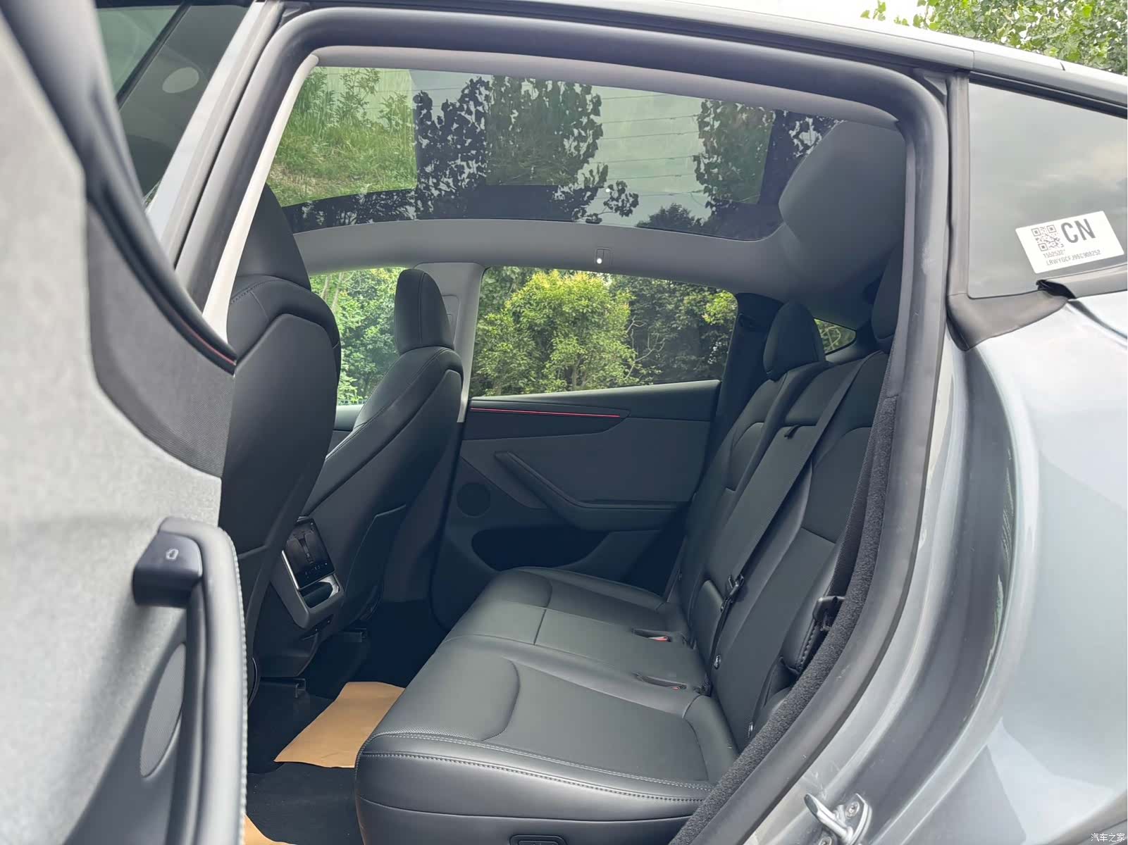 Tesla Model Y, 2025 10