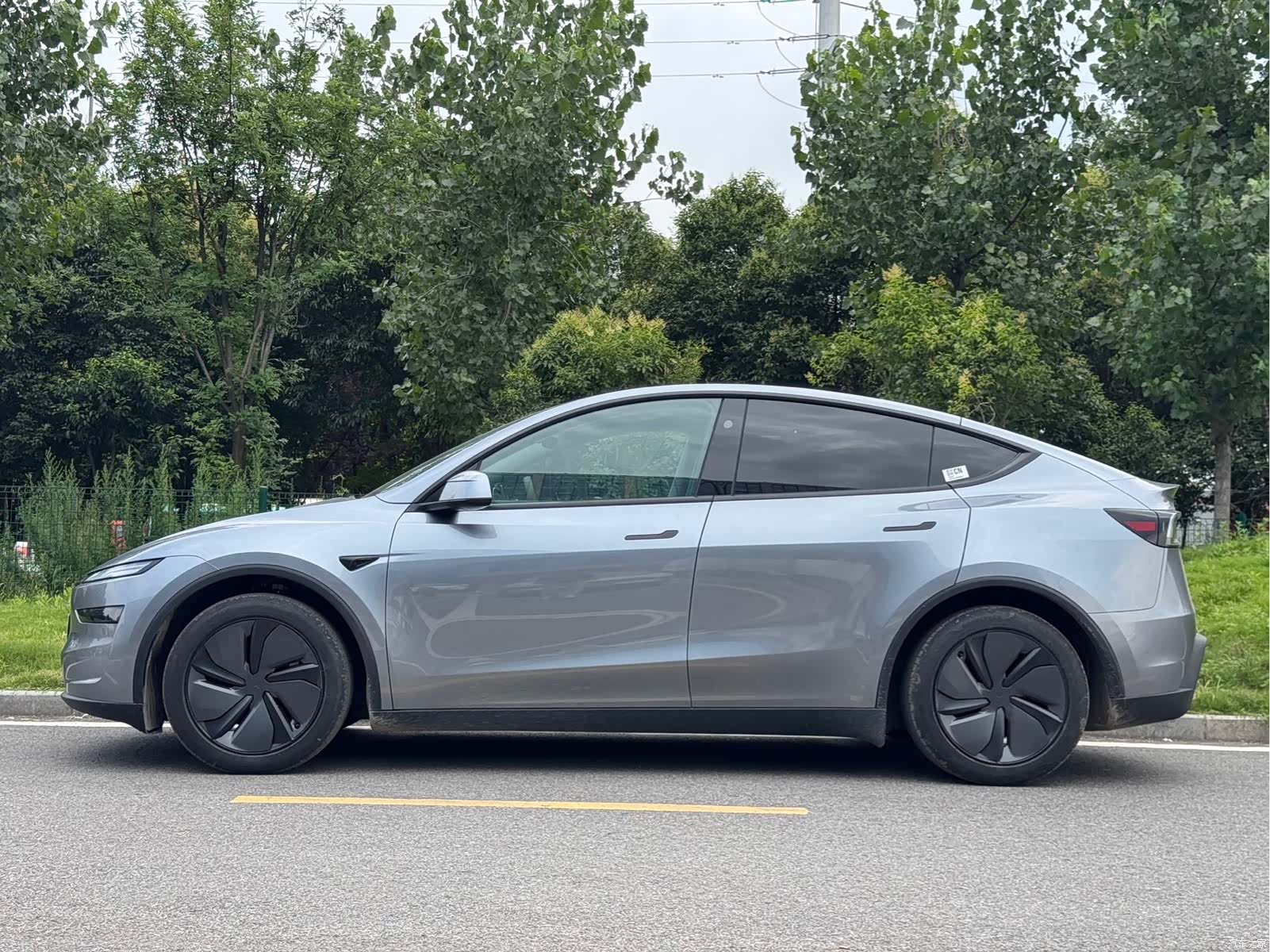 Tesla Model Y, 2025 18