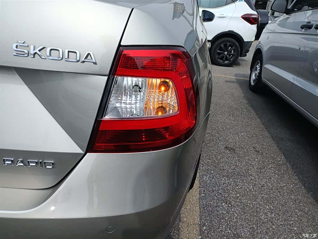 Skoda Rapid, 2014 24