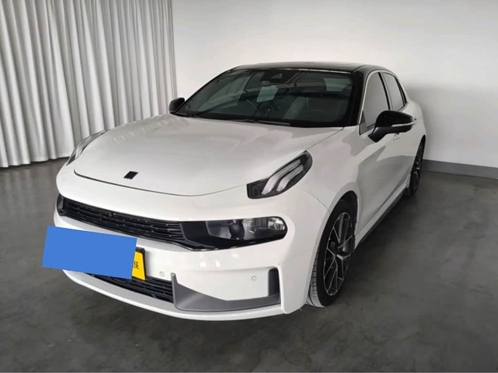 Lynk & Co 03