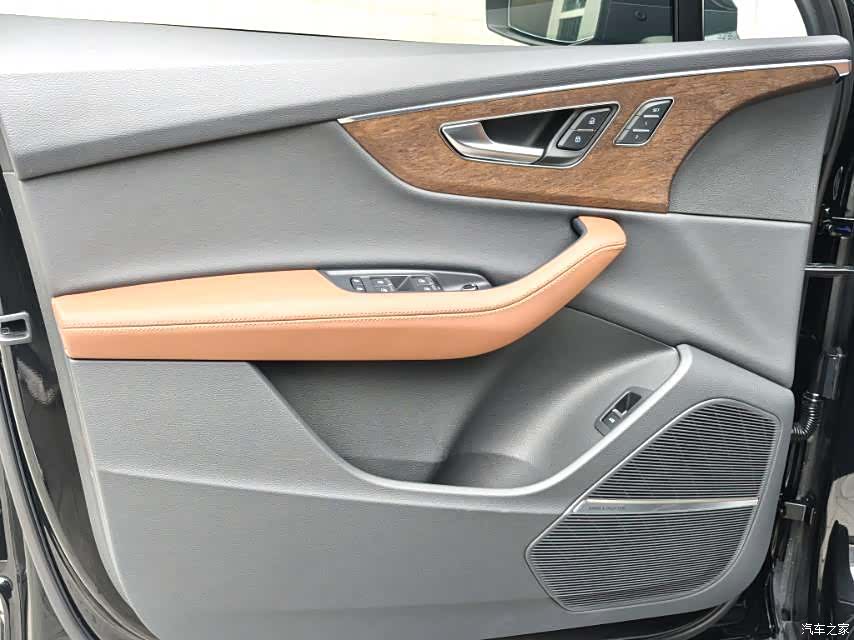 Audi Q7, 2023 4