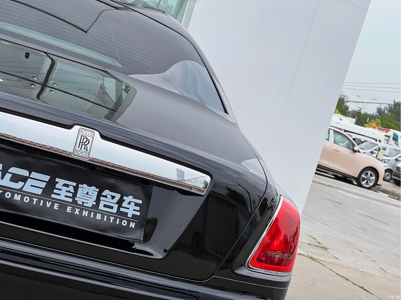 Rolls-Royce Ghost, 2011 9