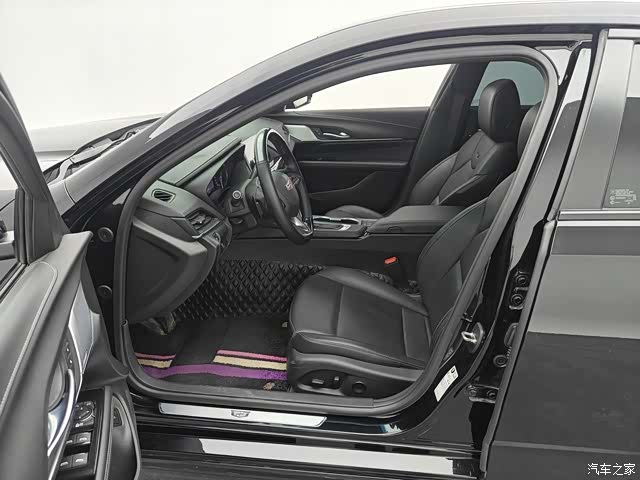 Cadillac CT4, 2022 все фото