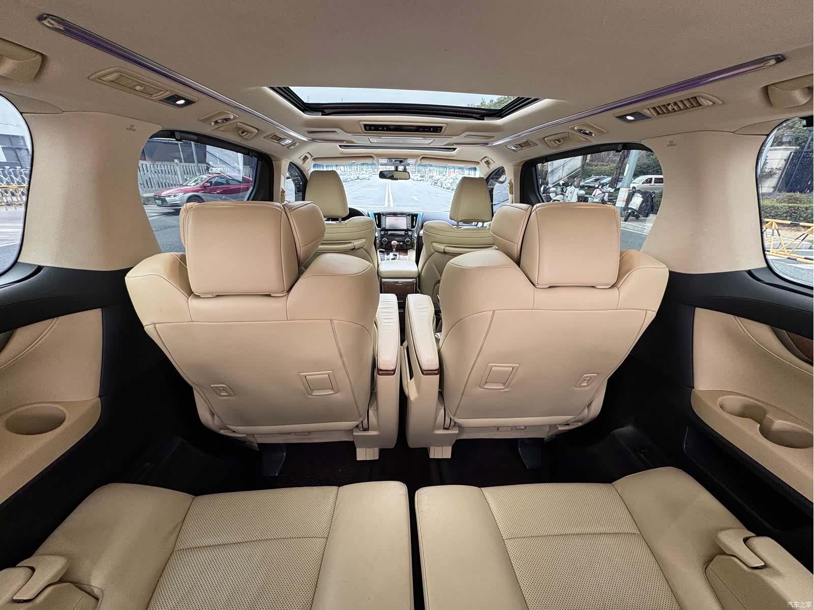 Toyota Alphard, 2017 11
