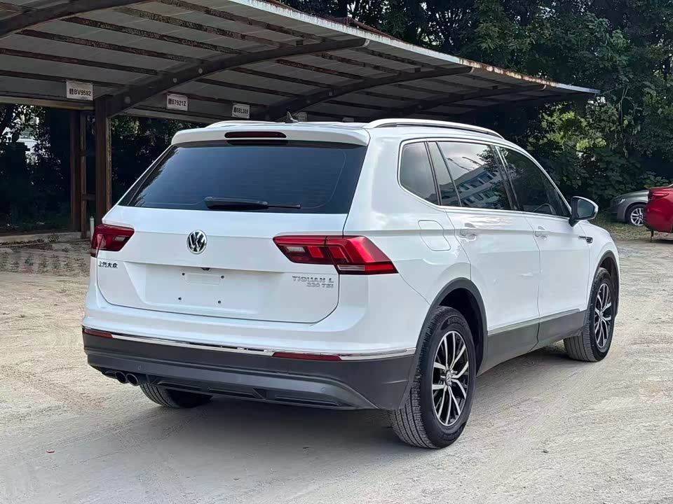 Volkswagen Tiguan L