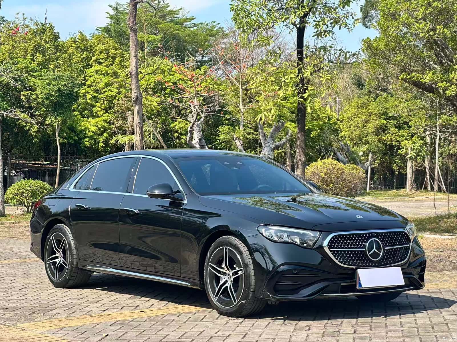Mercedes-Benz E-Class, 2025 3