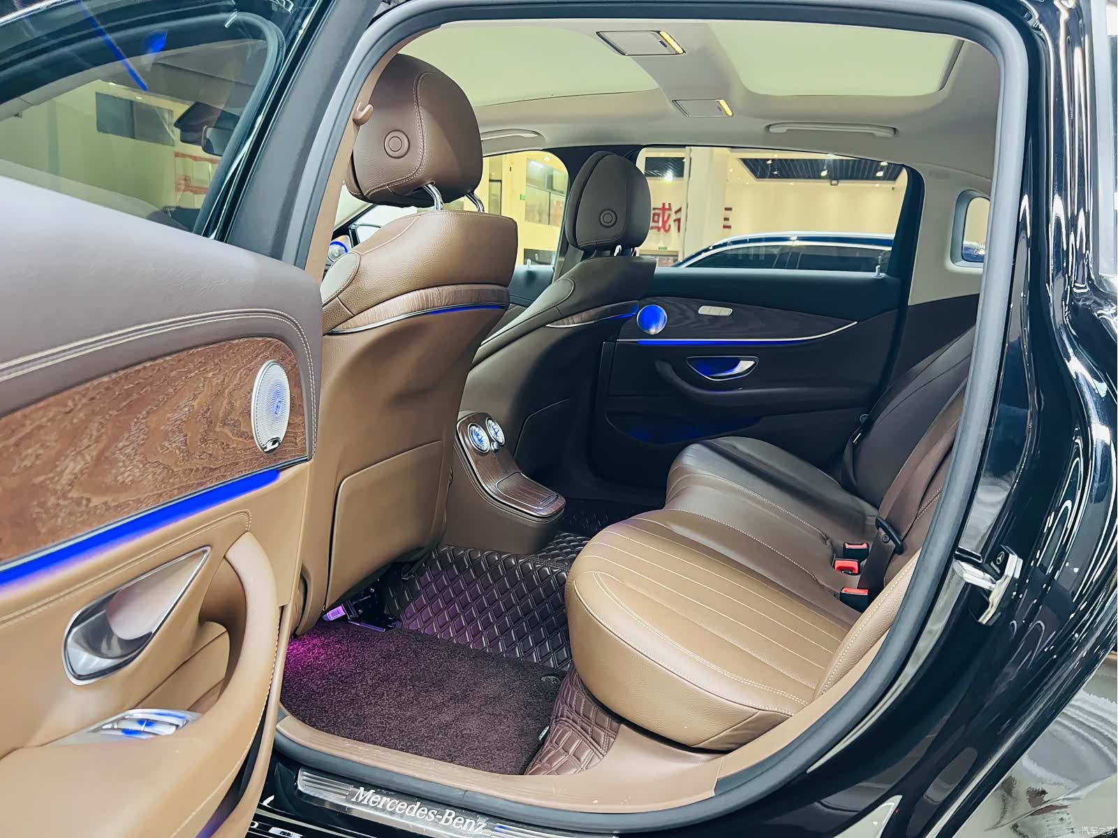 Mercedes-Benz E-Class, 2022 10