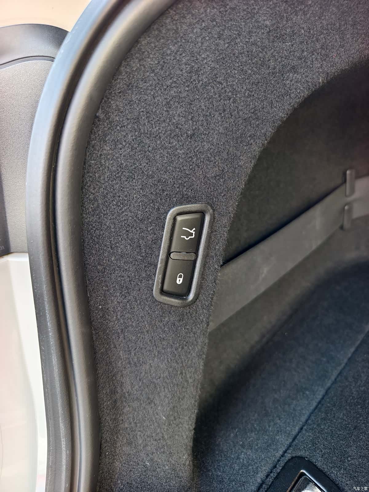 Maserati Levante, 2017 14
