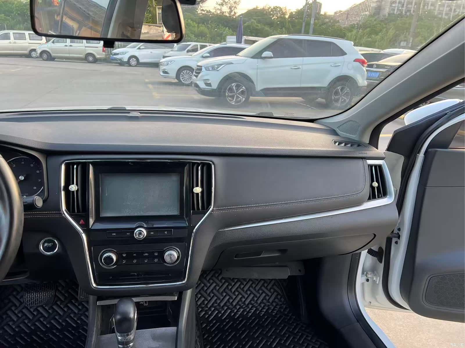 Roewe i6, 2017 8