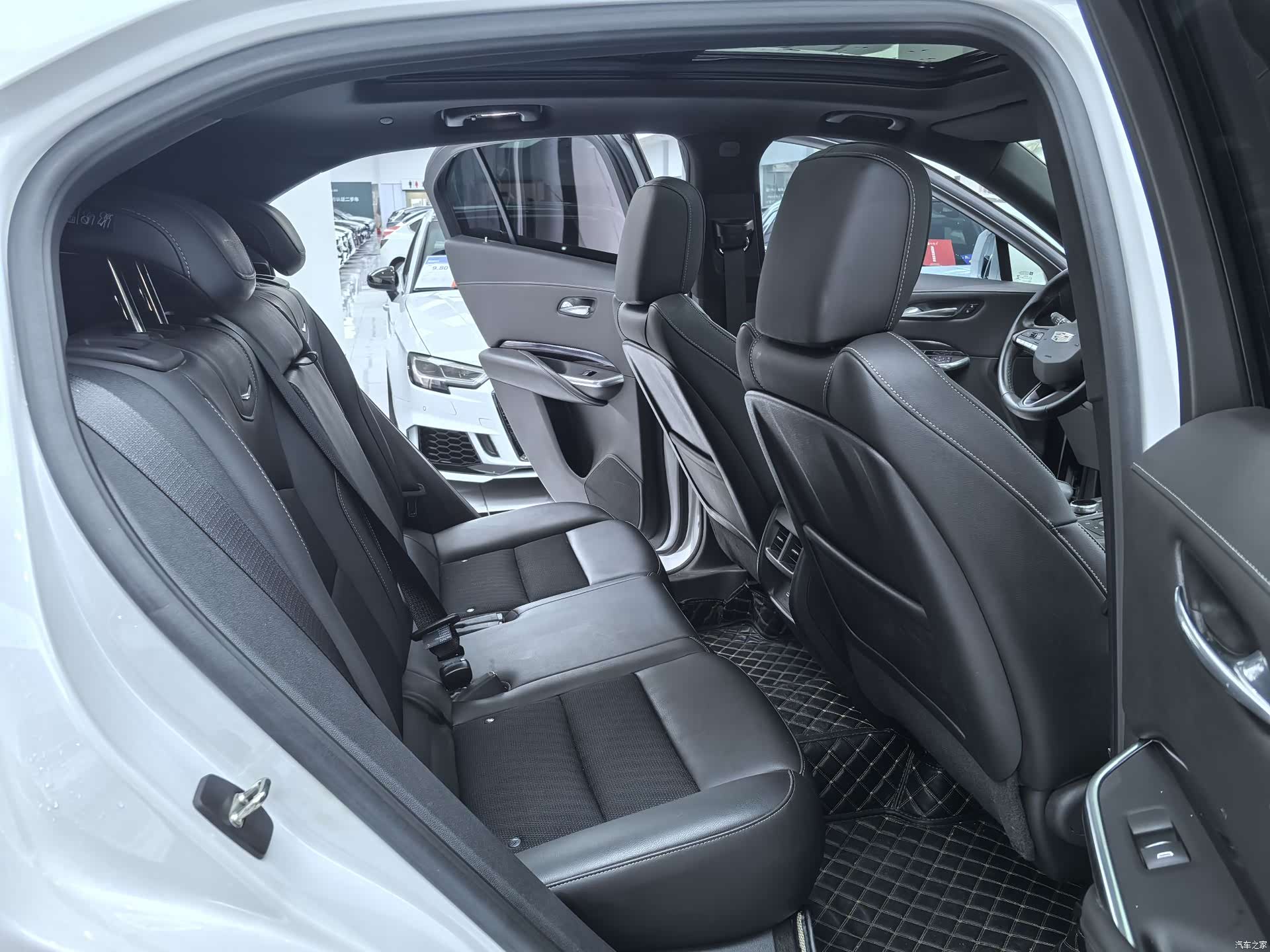 Cadillac XT4, 2021 9