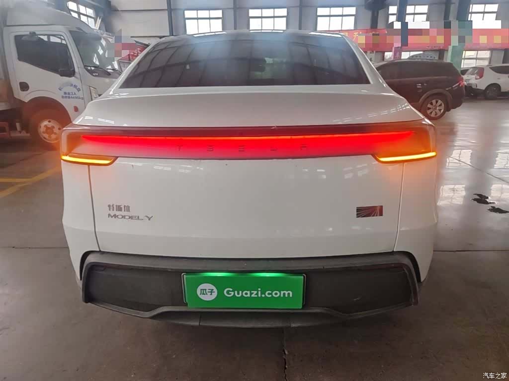 Tesla Model Y, 2025 6