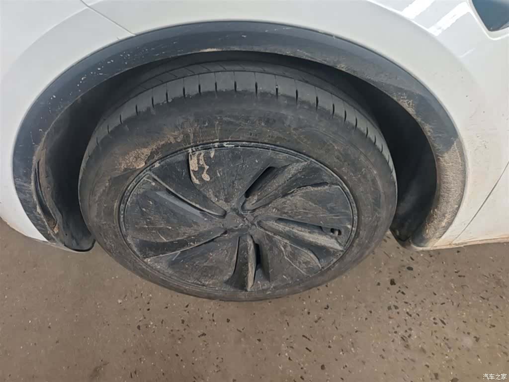 Tesla Model Y, 2025 23