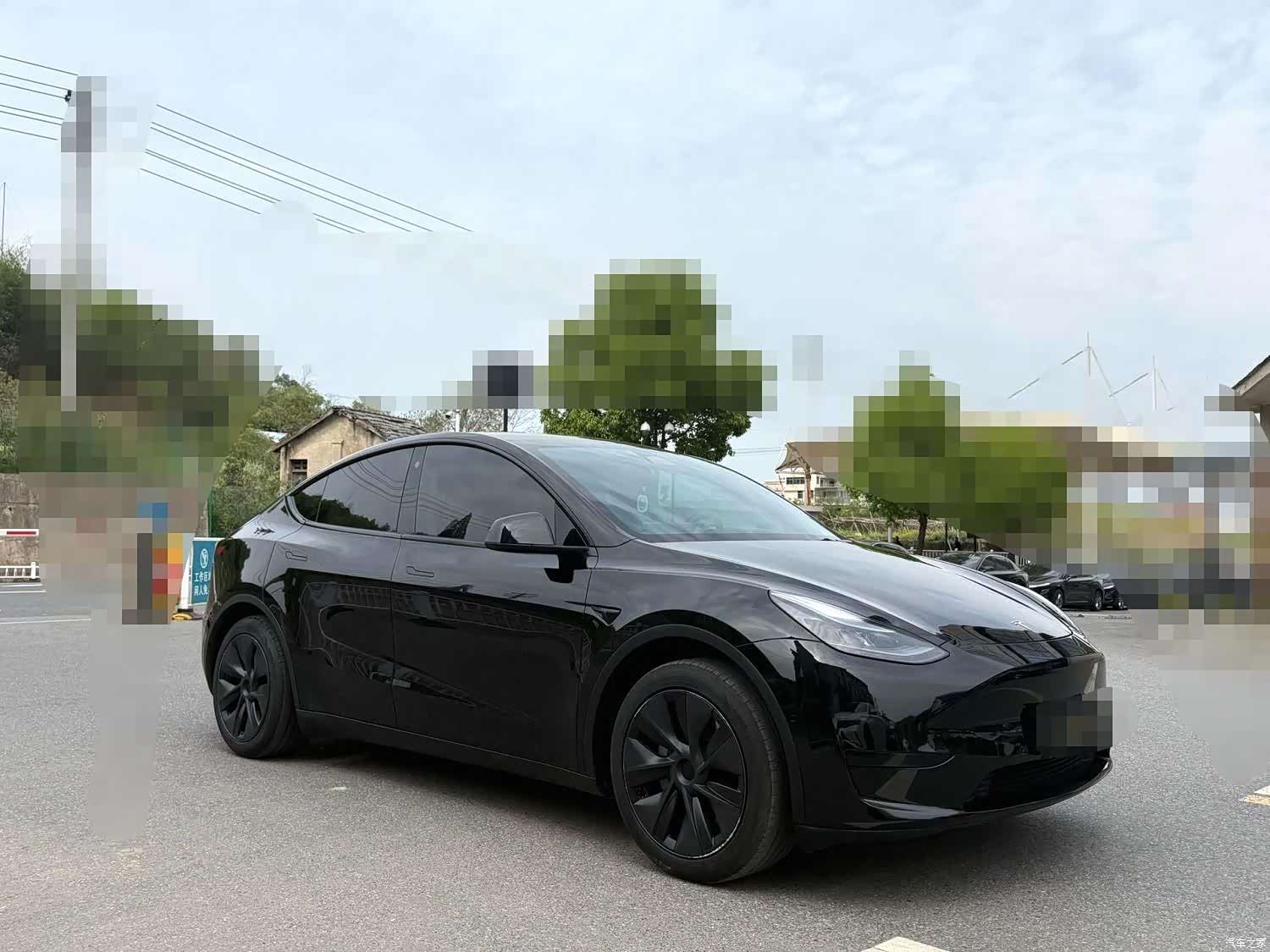 Tesla Model Y, 2023 3