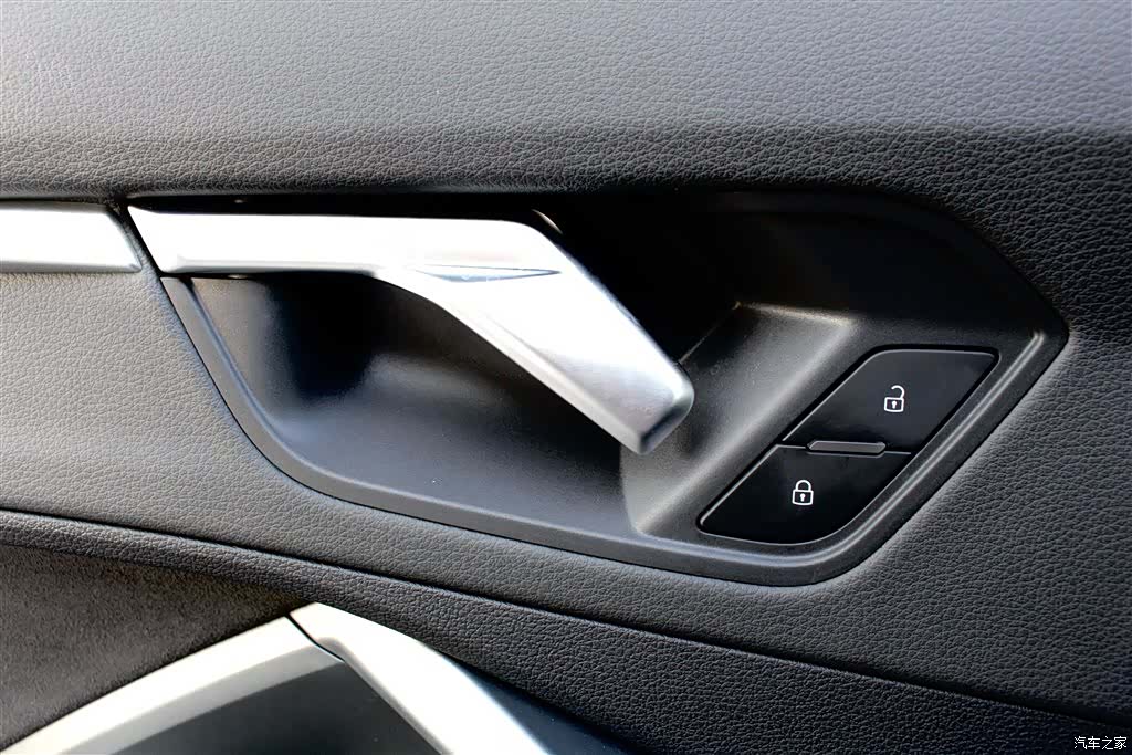 Audi Q3, 2023 13