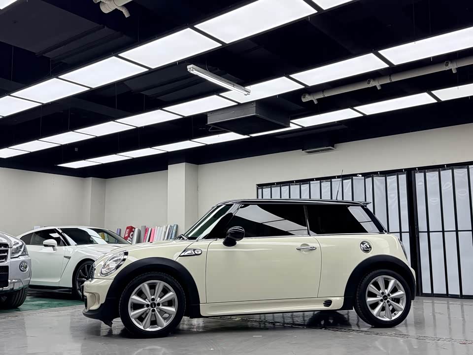 MINI MINI