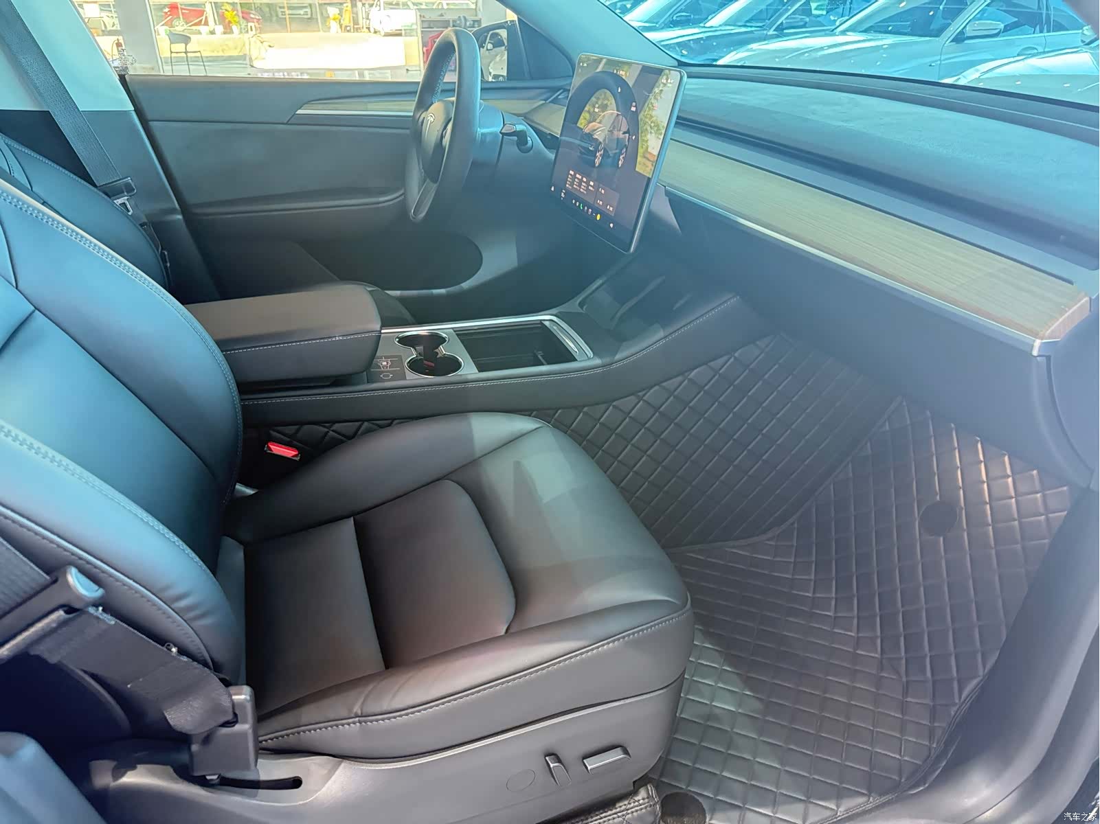 Tesla Model Y, 2022 4