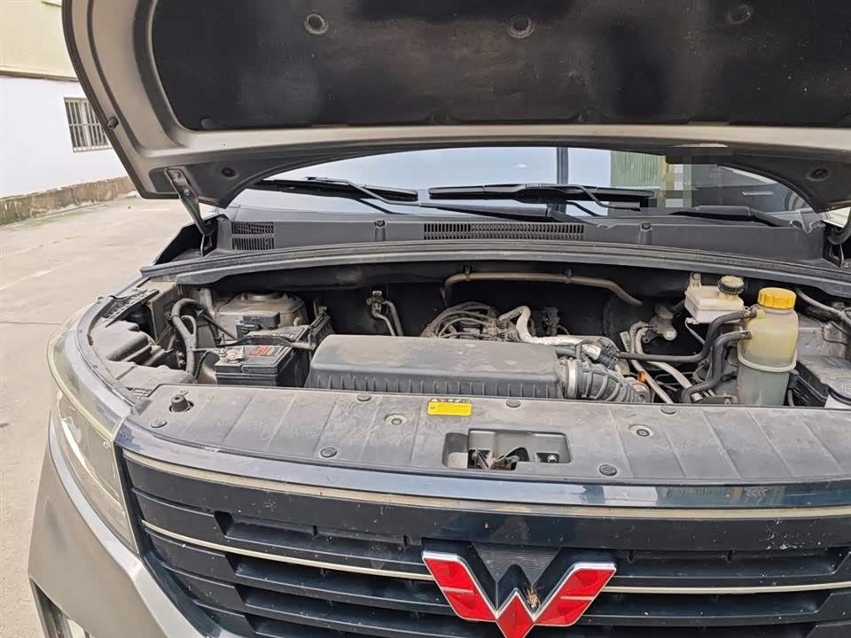 Wuling Wuling Hongguang PLUS