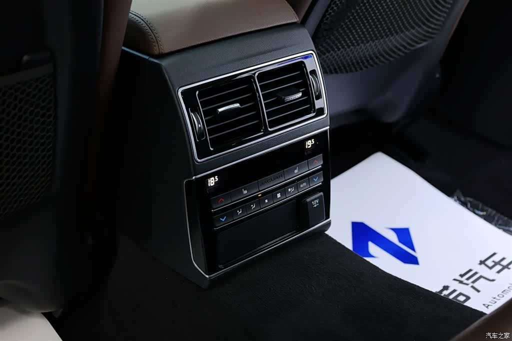 Land Rover XFL, 2018 32