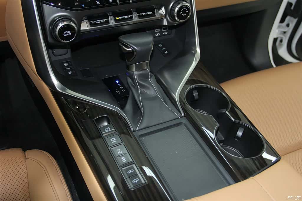 Lexus LX, 2023 17