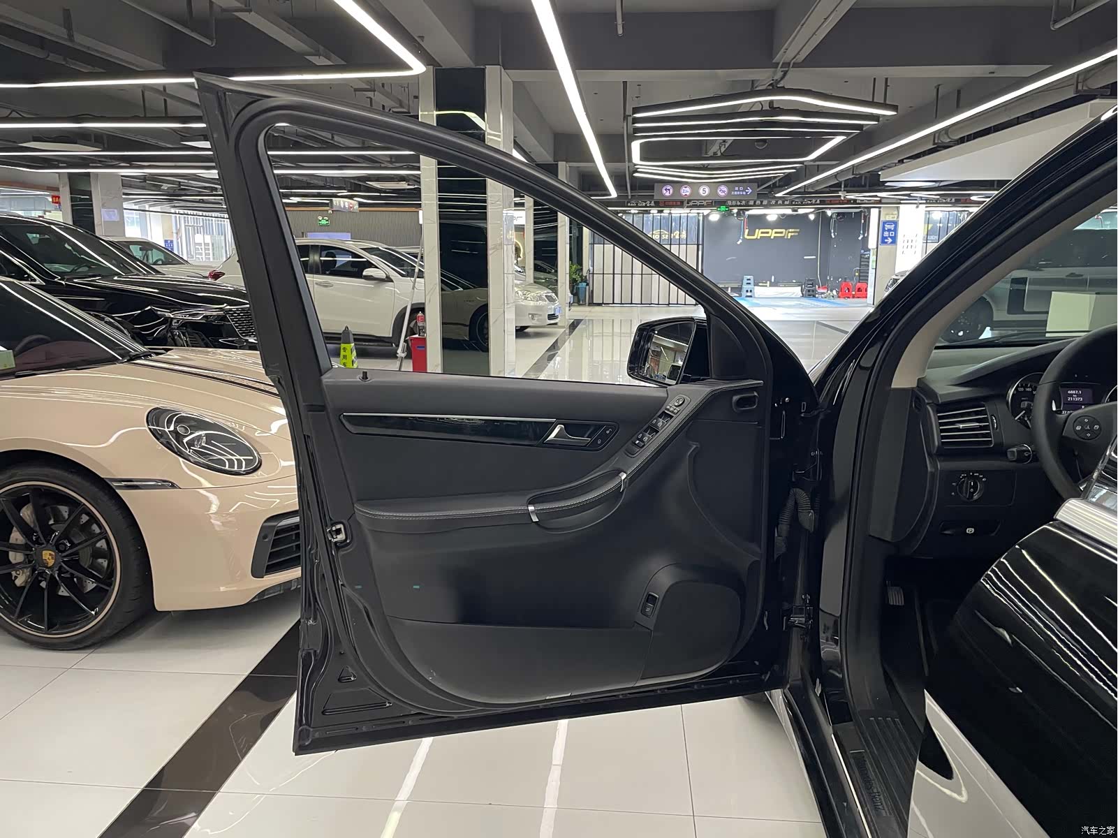 Mercedes-Benz R-Class, 2017 31