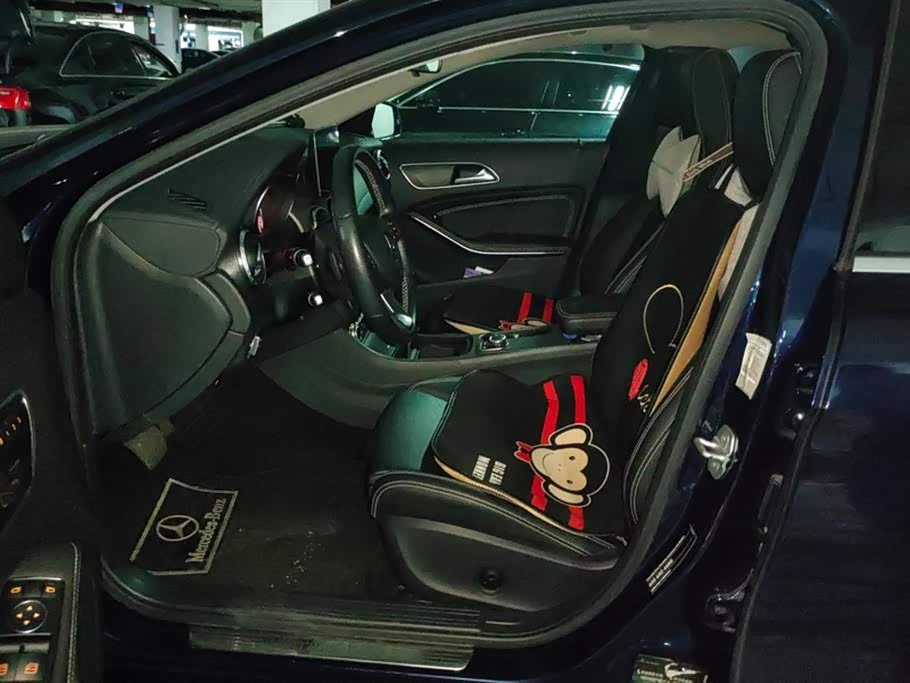 Mercedes-Benz GLA Mercedes-Benz GLA