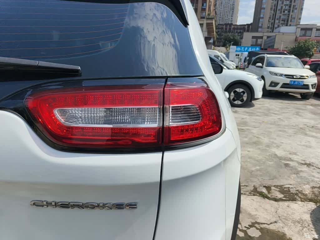 Jeep Cherokee, 2016 8