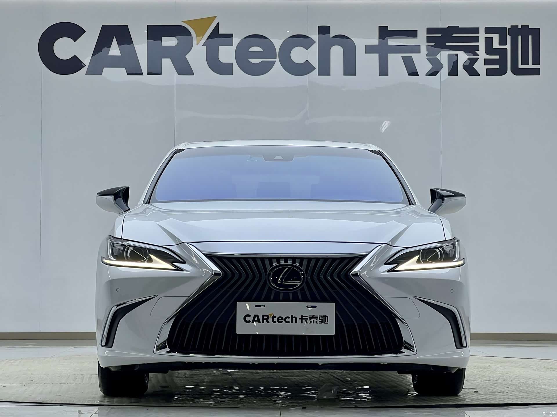 Lexus ES, 2021 7