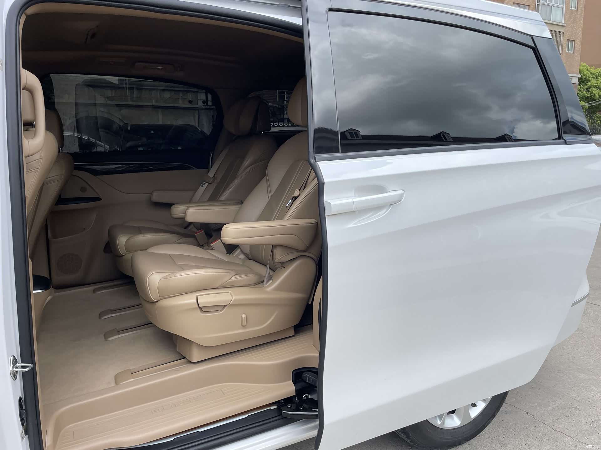 Buick GL8, 2018 15