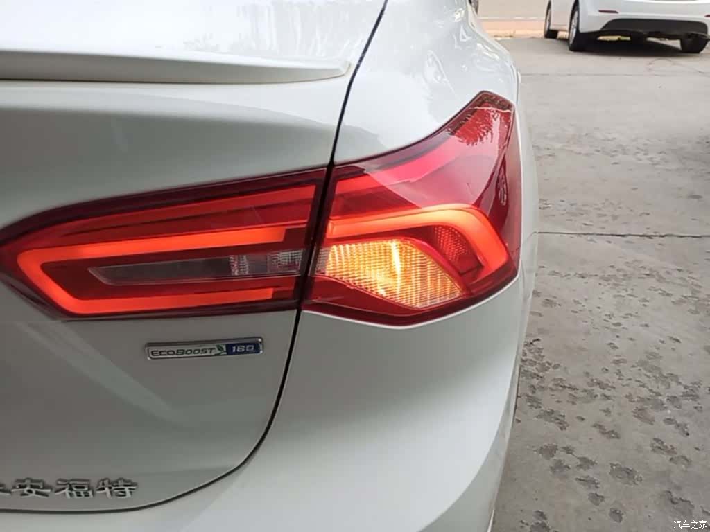 Ford Focus, 2019 8